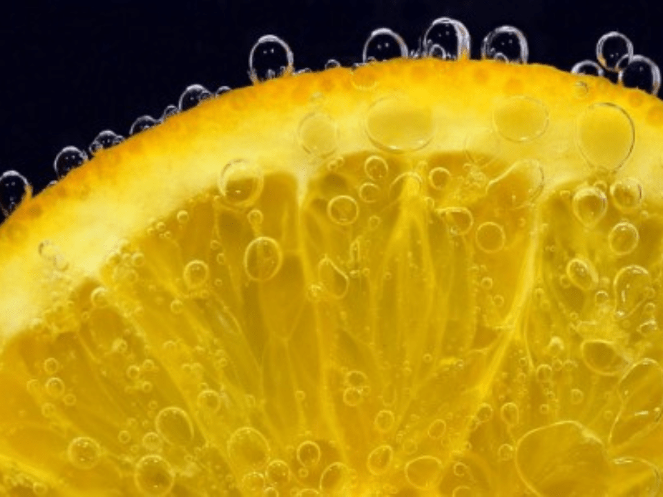 Hidrogel à base de bioativos da laranja reduz infecções na pele