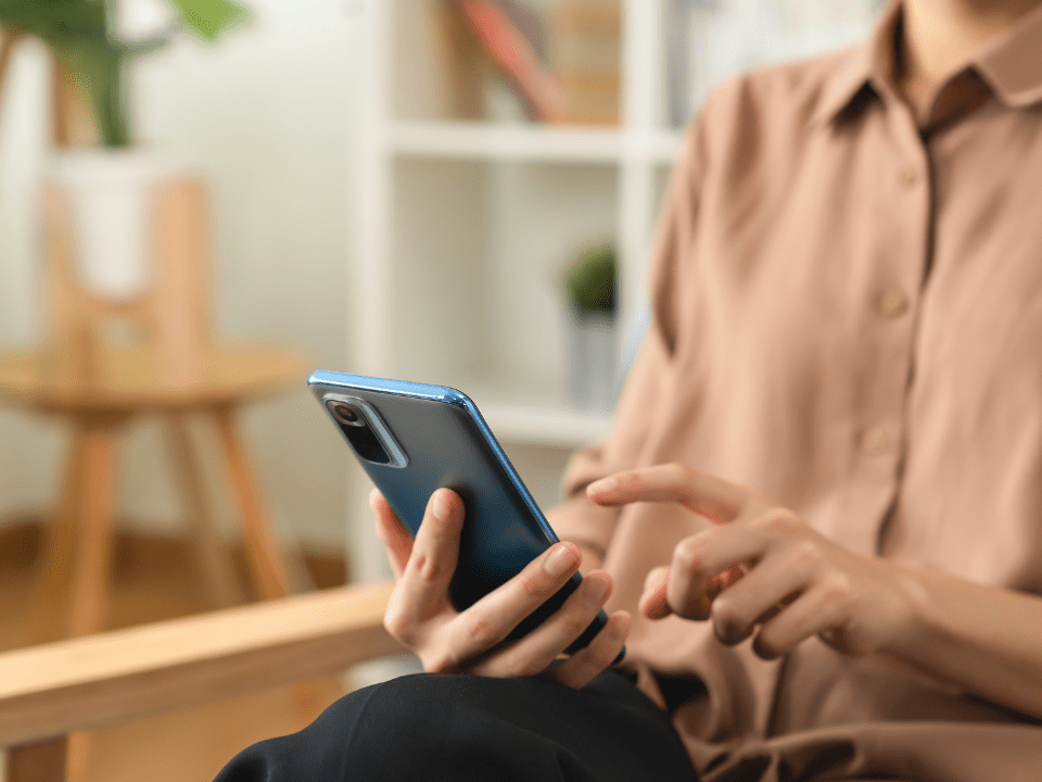 As Redes Sociais e a Simulação Comportamental de Transtornos Mentais: Um Alerta Neurocientífico