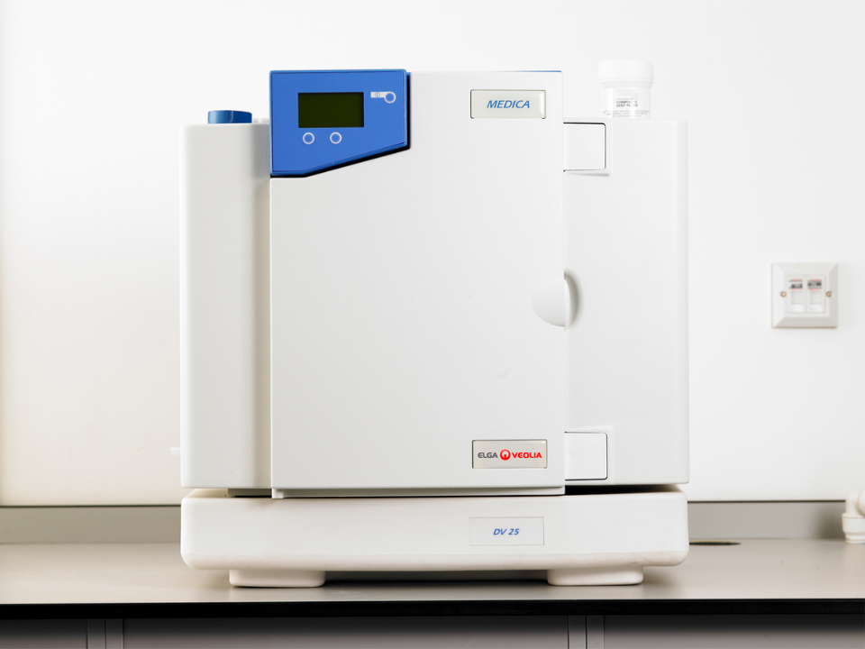 Elga Veolia - Sistemas clínicos de purificação de água MEDICA® DV 25