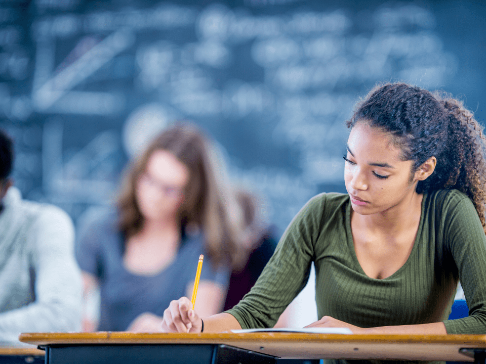 Alta Inteligência e o Bloqueio Eficiente: Quando a Vontade Não é Falta de Disciplina, mas Seleção Neural