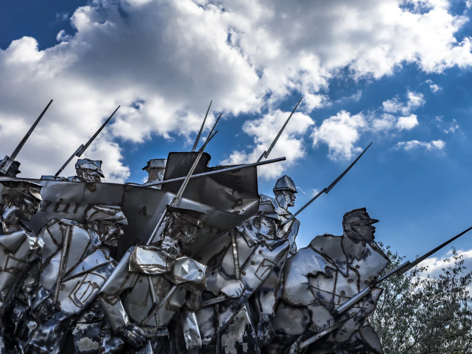 Conflitos de Lealdade e Sacrifício Pessoal em Tempos de Guerra pela Independência