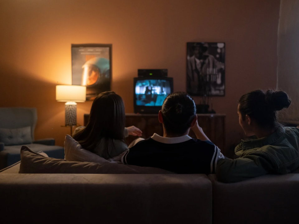 A Contribuição do Filme "Central do Brasil" e do Círculo de Bakhtin para uma Pedagogia Dialógica e Humanizadora na Formação Docente