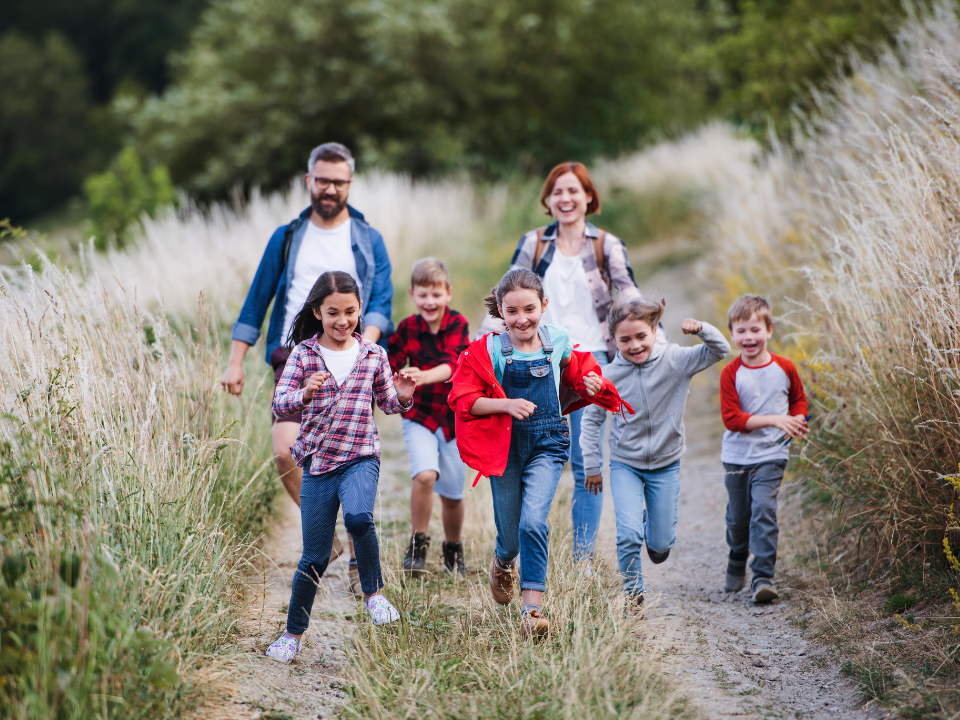 Variações de Gênero e Idade nos Sintomas de TDAH e Comorbidades