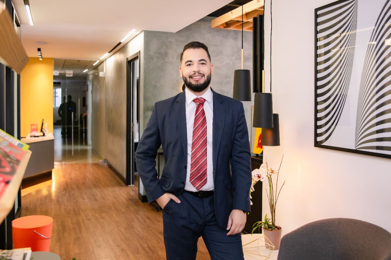 Thayan Fernando Ferreira, advogado especialista em direito da saúde