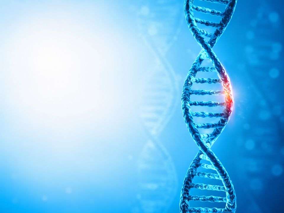 Ilustração científica de uma molécula de DNA com uma alteração genética destacada em vermelho, representando mutações associadas ao gene CD99L2 e ataxia espástica. A imagem simboliza pesquisas em genética clínica, neurologia molecular, doenças raras e diagnóstico genético de distúrbios neurodegenerativos hereditários.