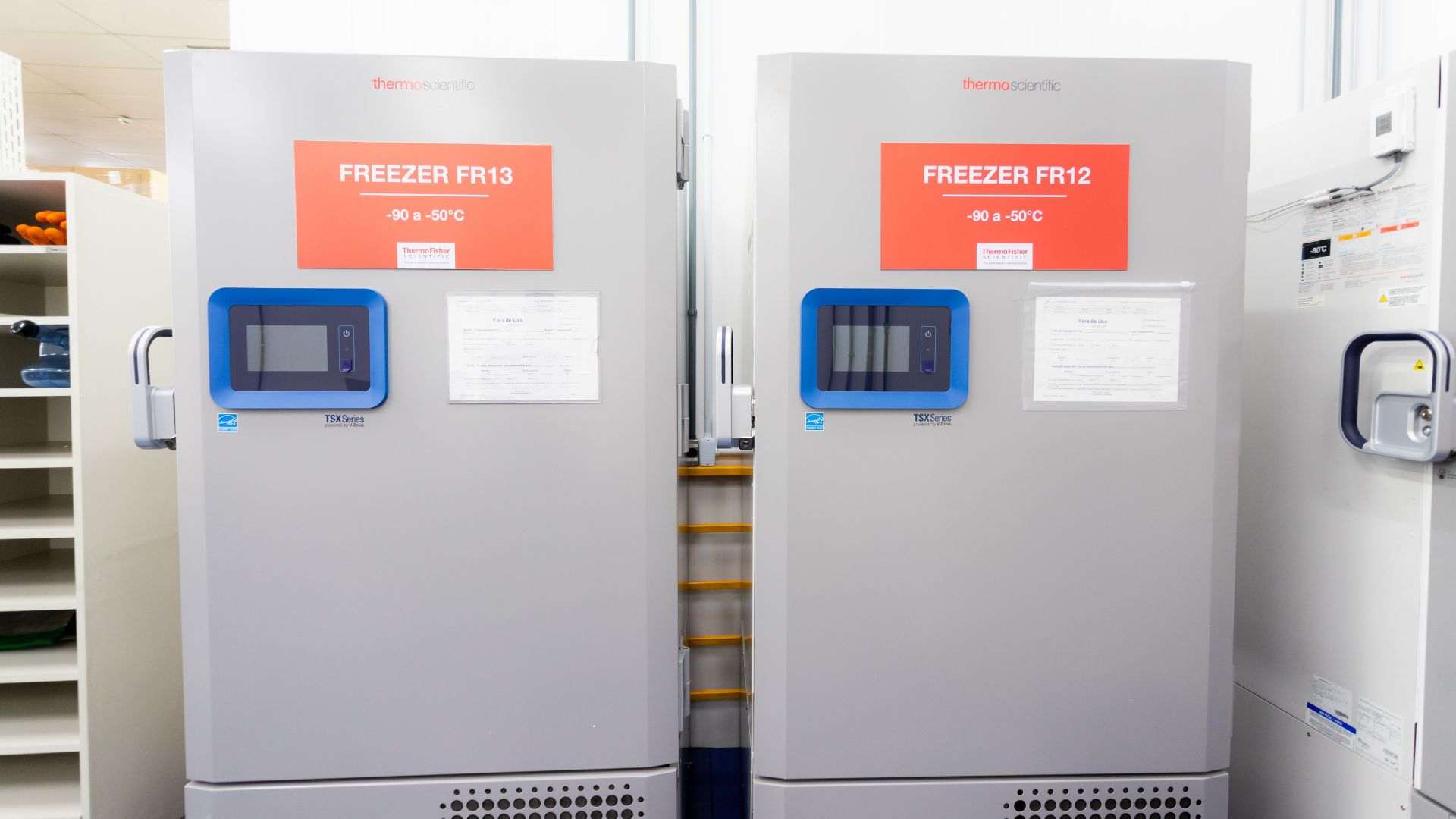 Freezers da unidade da Thermo Fisher Scientific visitada pela NewsLab em São Paulo.