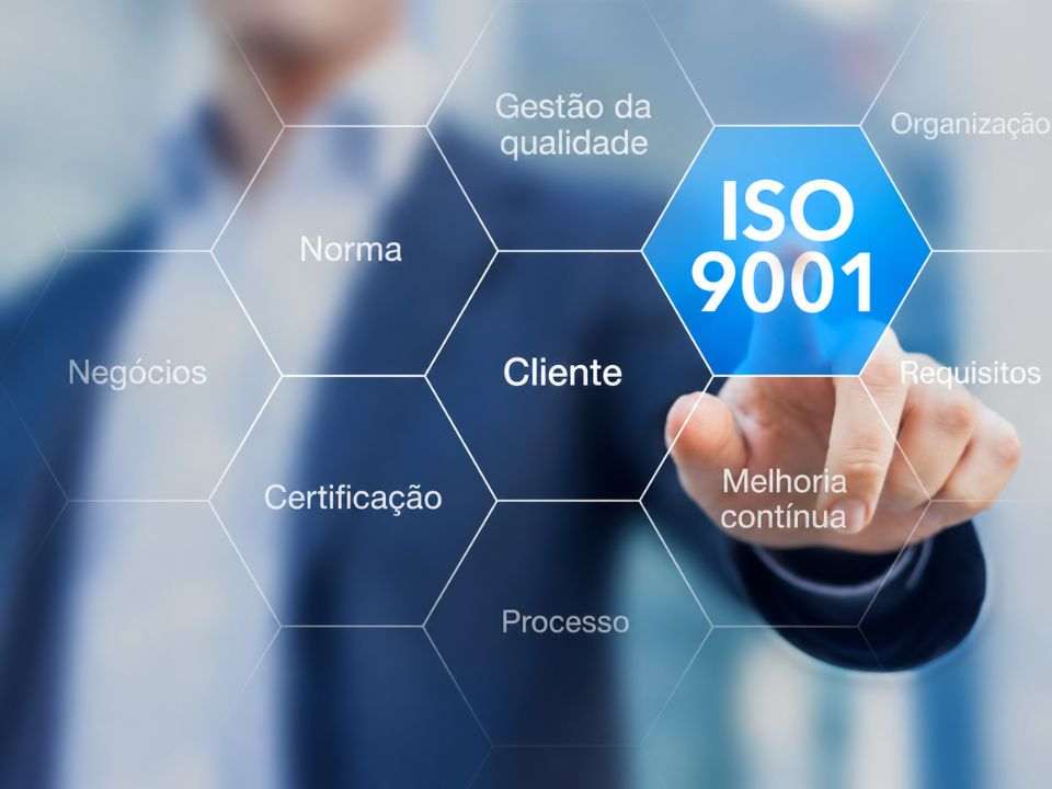 A ABNT publicou, em 13 de outubro de 2026, a ABNT NBR ISO 9001:2026, nova edição da norma de referência para sistemas de gestão da qualidade.