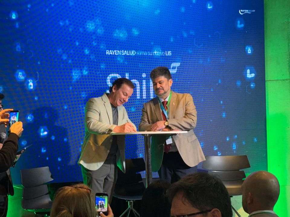A parceria entre Shift e Rayen Salud incorpora o Shift LIS ao Sistema de Prontuário Eletrônico da empresa chilena, com foco em rastreabilidade, segurança e continuidade das informações clínicas e diagnósticas.